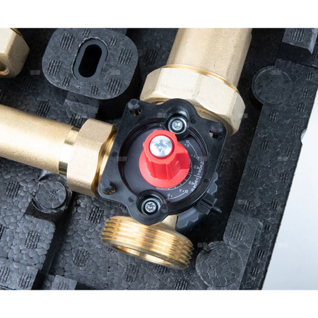 Grupa pompowa AFRISO PrimoTherm 180-2 AP DN 25 3-WM-R Vario GZ x GW 1 1/2'' x 1'', z zaworem mieszającym, z izolacją, z pompą obiegową AFRISO APH 361 25-7/180 mm