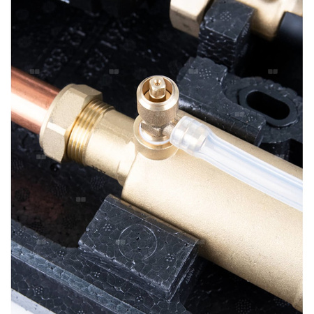 Grupa pompowa AFRISO PrimoSol 130-4 GZ 3/4'' x 3/4'', z izolacją Grundfos UPM 3 Solar 25-75/130 mm